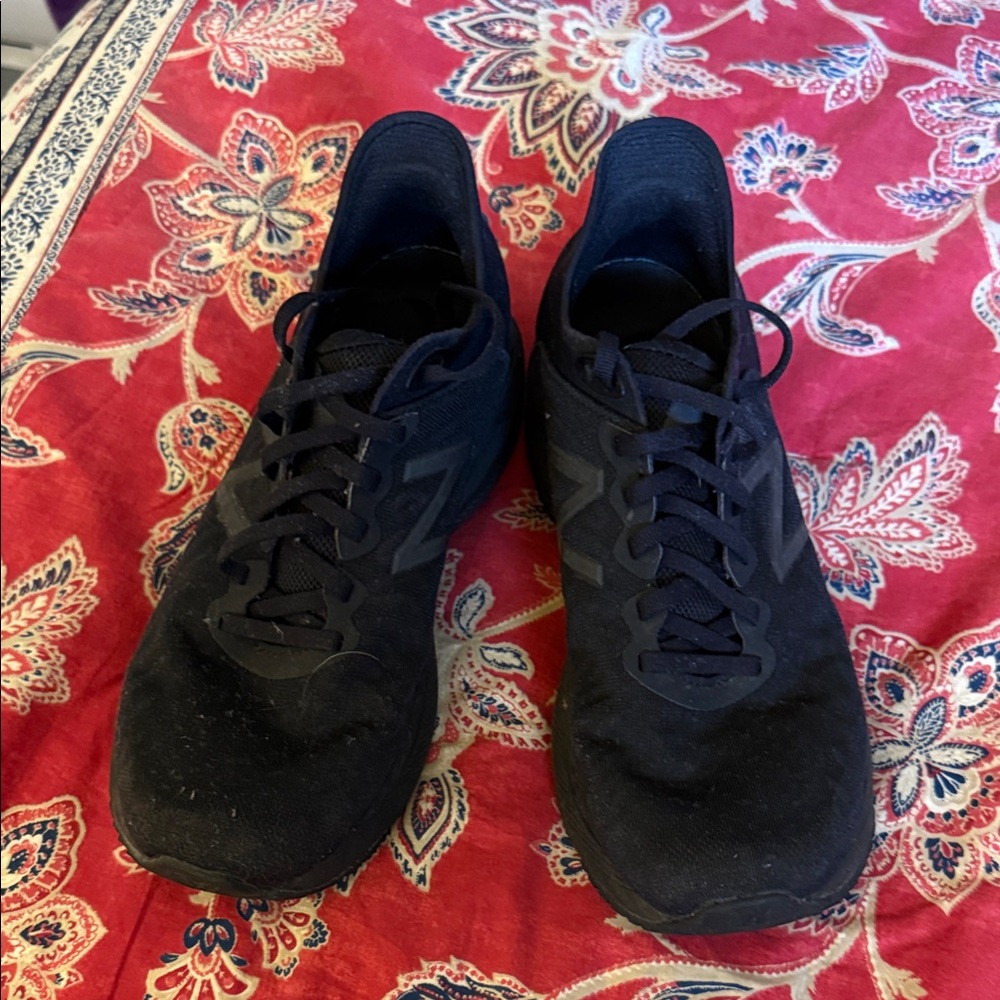 New Balance Men's Black Sneakers